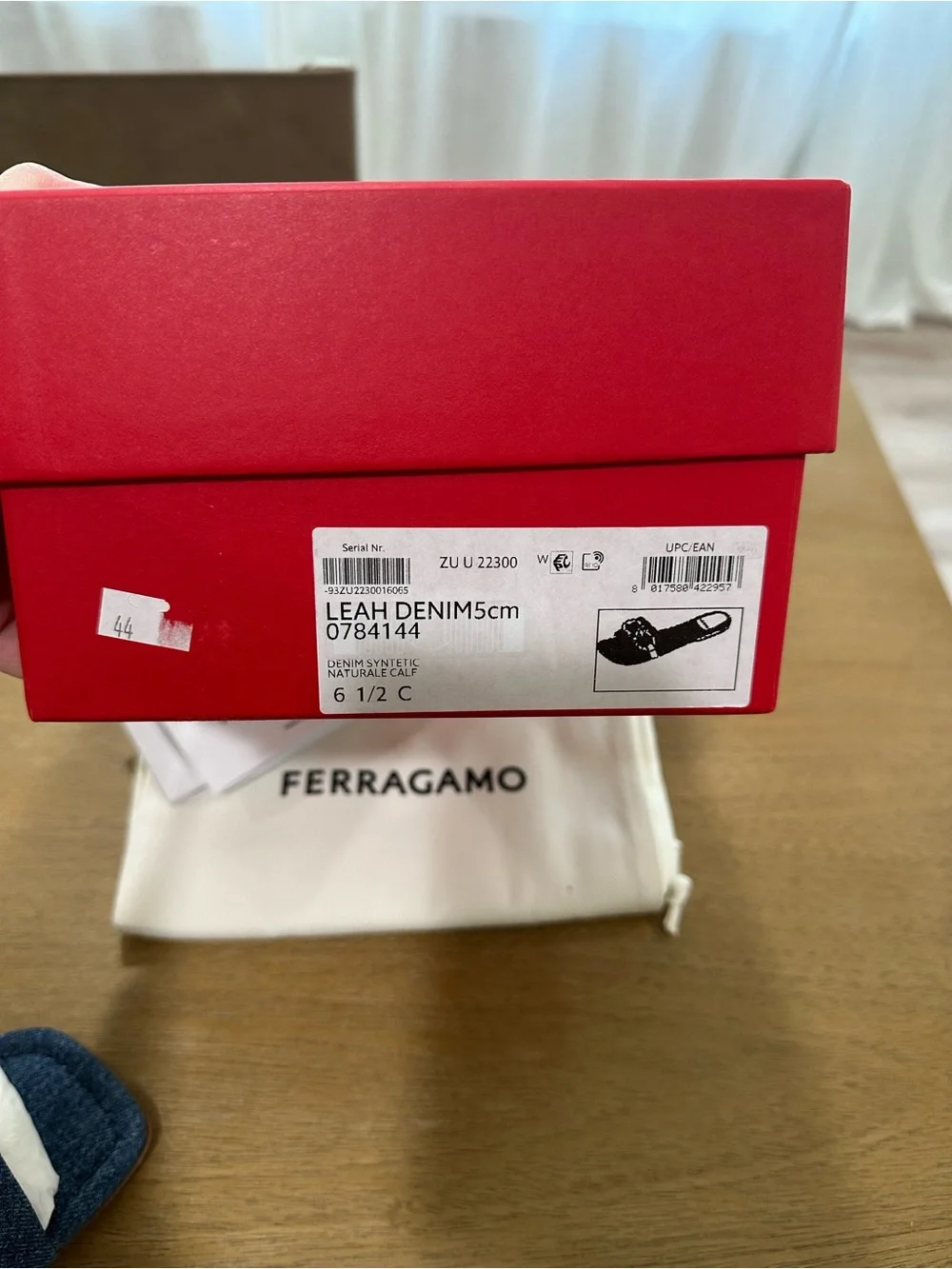 Salvatore Ferragamo Gancini Slide (size 6.5C)